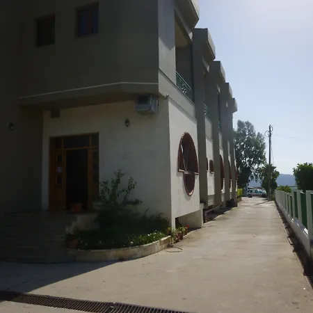 Отель Krela